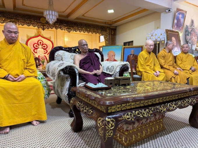 Trung ương Giáo hội Phật giáo Việt Nam thăm Đức Tăng thống Myanmar